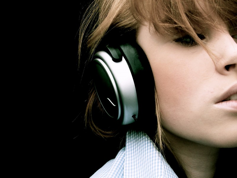 耳机带久了对耳朵有什么伤害吗？有影响吗？