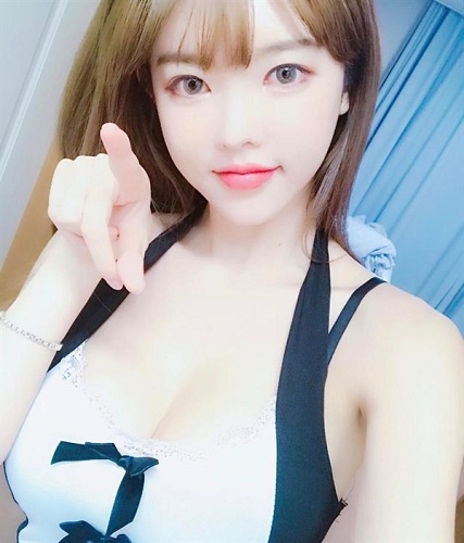 1498464348156187.jpg 韩国美女主播中国捞金,回国买千万豪车