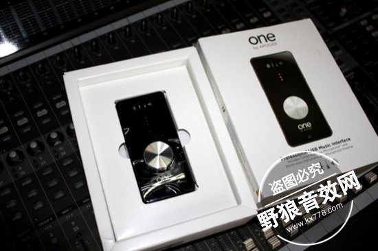 内置话筒的 Apogee One 小 USB 声卡评测